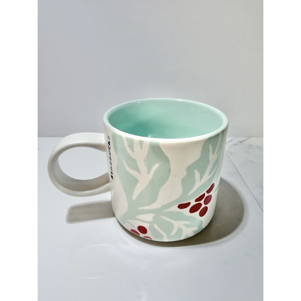 Starbucks 2018 Holly Berry Holiday 12oz Coffee Cup